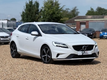 Used Volvo V40 2016 for sale - 79349405: Photo