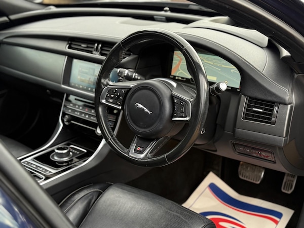 Used Jaguar XF 2016 for sale - 76158691: Photo 2