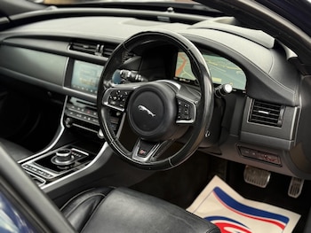 Used Jaguar XF 2016 for sale - 76158691: Photo 2