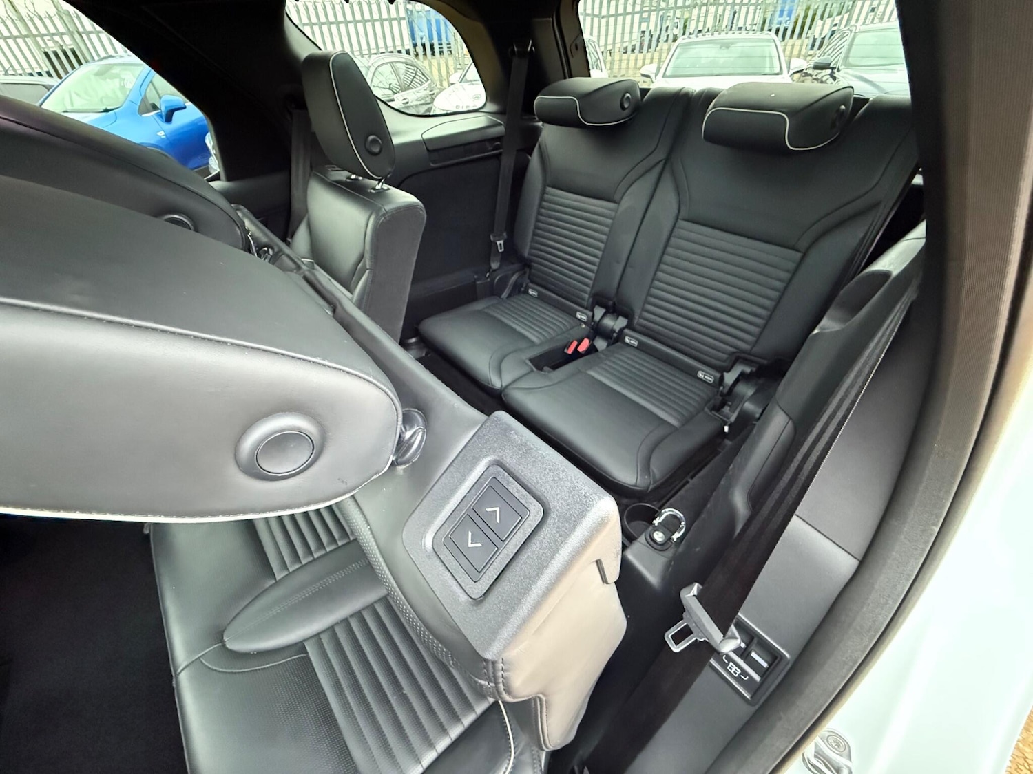 Used Land Rover Discovery 2017 for sale - 77737934: Photo 24