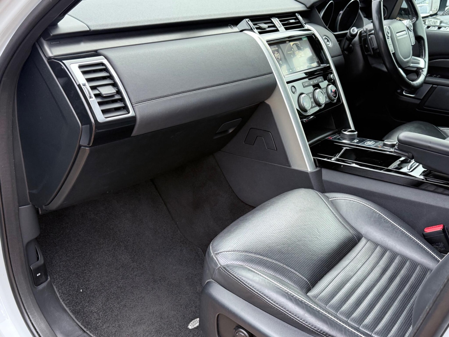 Used Land Rover Discovery 2017 for sale - 77737934: Photo 38