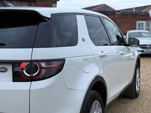 Used Land Rover Discovery Sport 2016 for sale - 76282796: Photo 12
