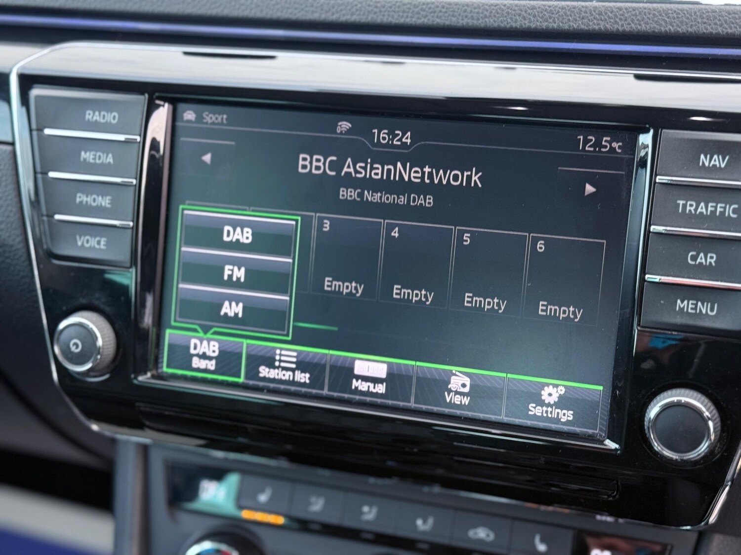 Used Skoda Superb 2016 for sale - 76572963: Photo 32