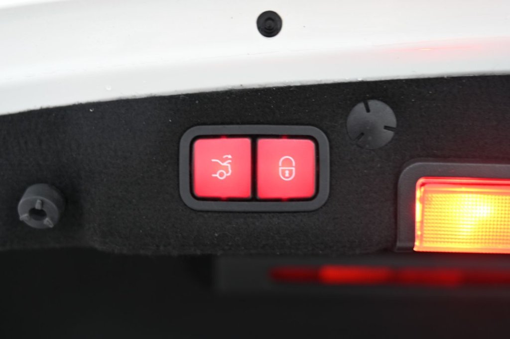 Used Mercedes-Benz C Class 2014 for sale - 76848391: Photo 44