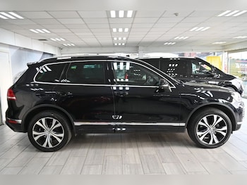 Used Volkswagen Touareg 2016 for sale - 76751382: Photo