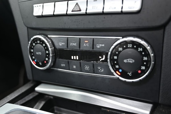 Used Mercedes-Benz C-Class 2015 for sale - 75275724: Photo 28