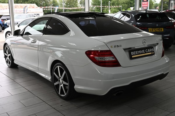 Used Mercedes-Benz C-Class 2015 for sale - 75275724: Photo 8