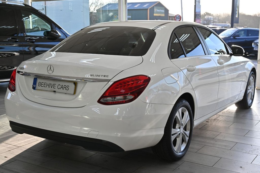 Used Mercedes-Benz C Class 2015 for sale - 76962138: Photo 11