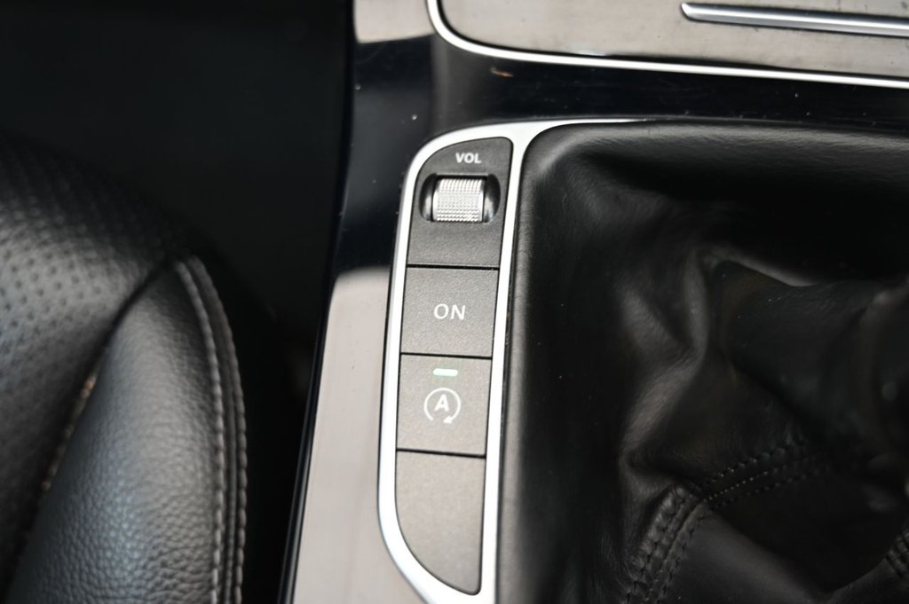 Used Mercedes-Benz C Class 2015 for sale - 77976559: Photo 34