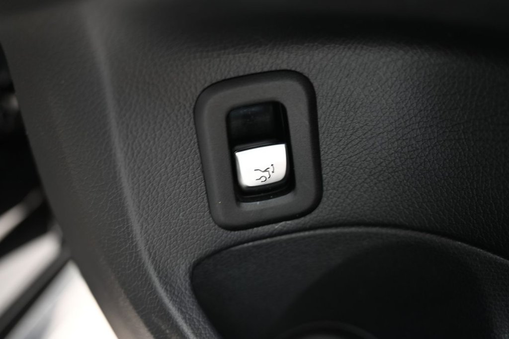 Used Mercedes-Benz C-Class 2016 for sale - 76048068: Photo 38