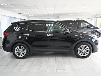 Used Hyundai Santa Fe 2016 for sale - 75929612: Photo