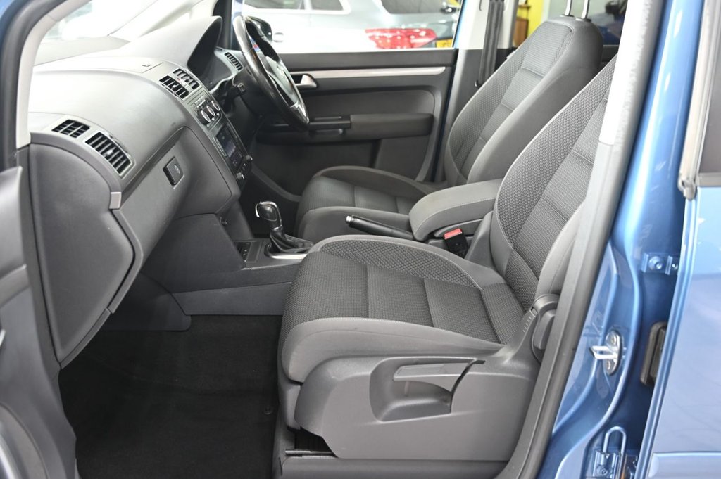 Used Volkswagen Touran 2013 for sale - 77885045: Photo 16