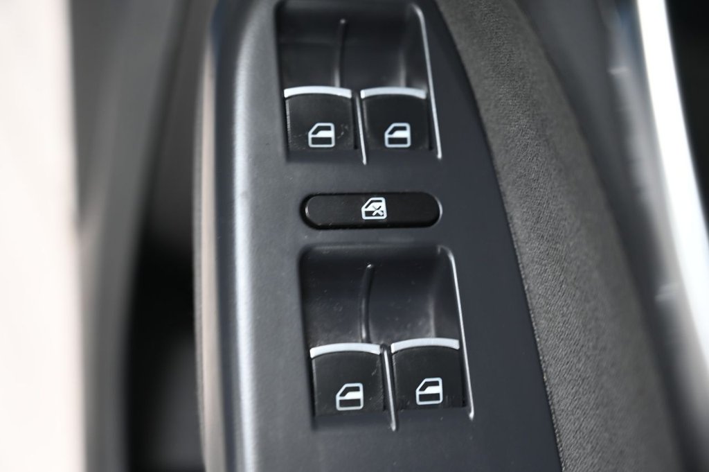 Used Volkswagen Touran 2013 for sale - 77885045: Photo 32