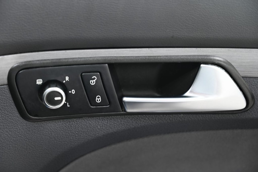 Used Volkswagen Touran 2013 for sale - 77885045: Photo 33