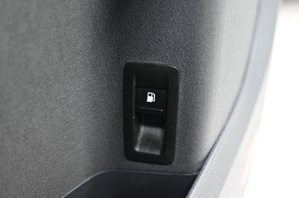 Used Volkswagen Touran 2013 for sale - 77885045: Photo 36