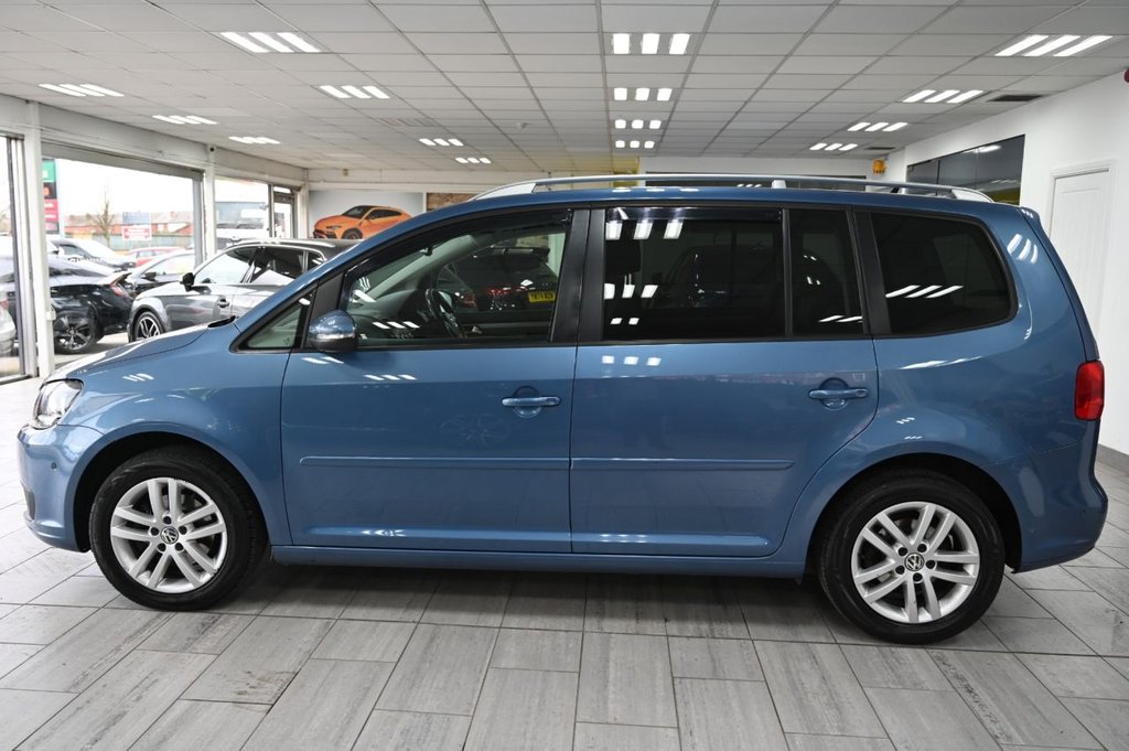 Used Volkswagen Touran 2013 for sale - 77885045: Photo 4