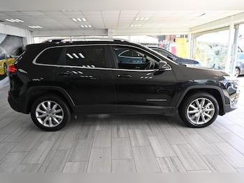 Used Jeep Cherokee 2016 for sale - 78582638: Photo