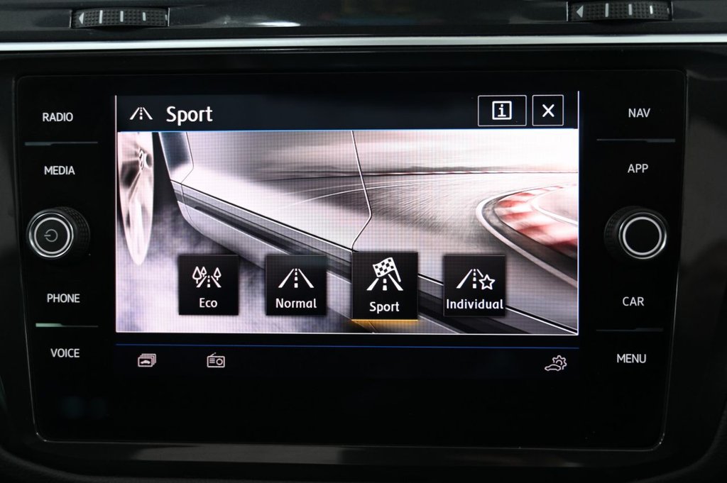 Used Volkswagen Tiguan 2020 for sale - 77621476: Photo 35