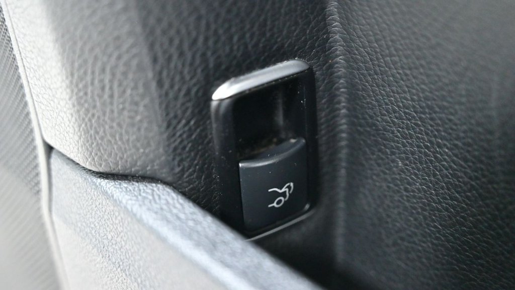 Used Mercedes-Benz E Class 2014 for sale - 77879604: Photo 32