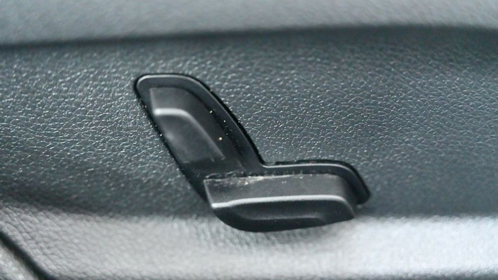 Used Mercedes-Benz C Class 2016 for sale - 76867275: Photo 40