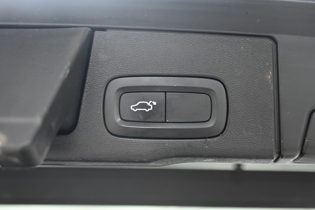 Used Volvo XC60 2018 for sale - 77383583: Photo 41