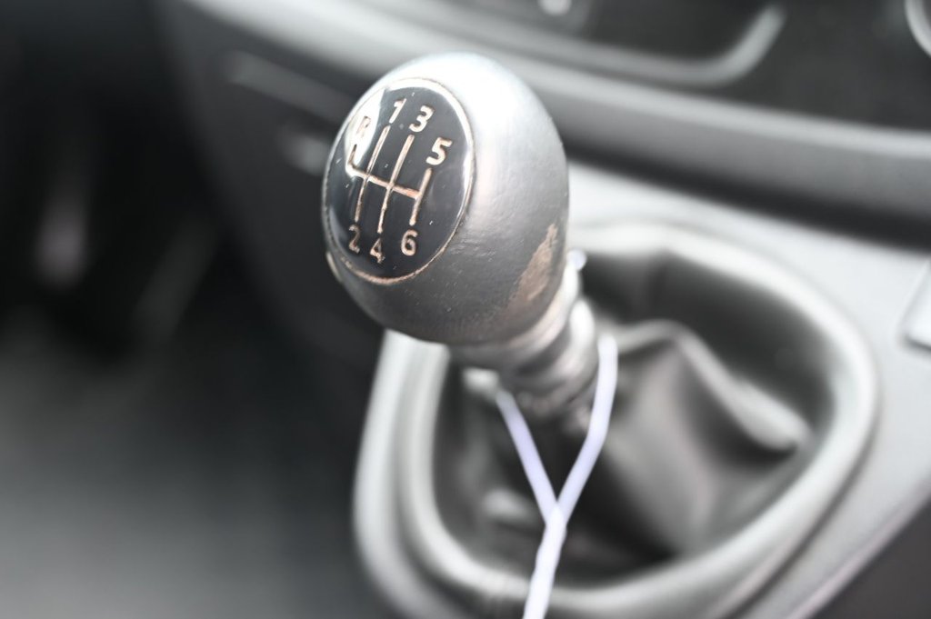 Used Vauxhall Vivaro 2015 for sale - 77301890: Photo 25