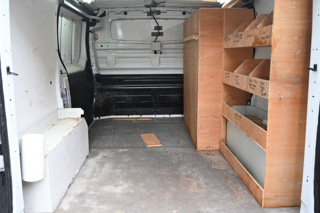 Used Vauxhall Vivaro 2015 for sale - 77301890: Photo 8