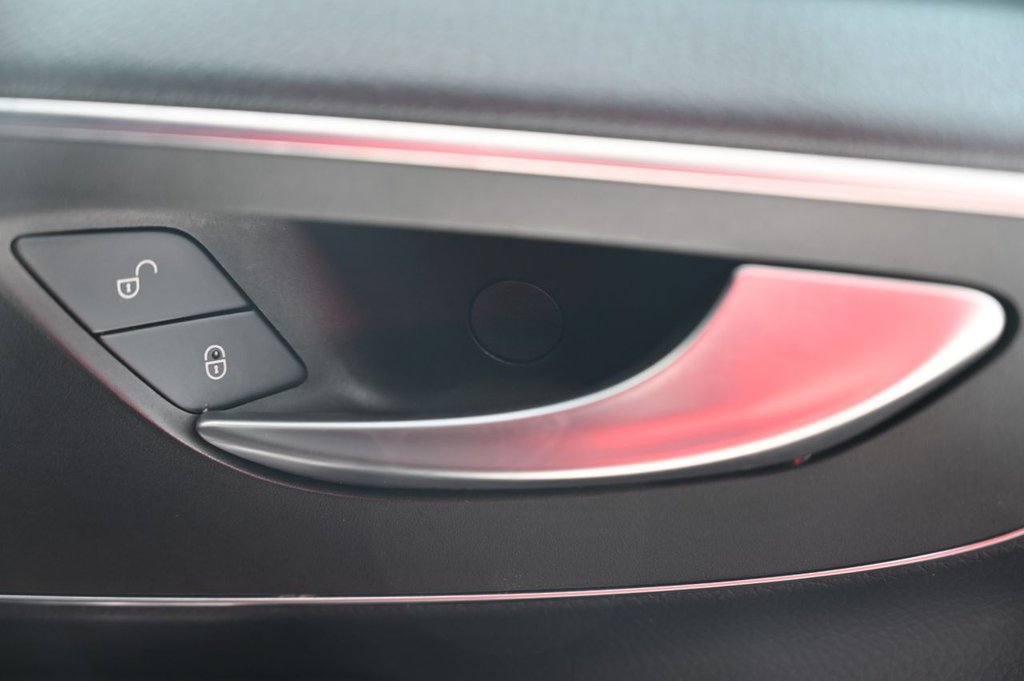 Used Mercedes-Benz V-Class 2020 for sale - 77765205: Photo 35