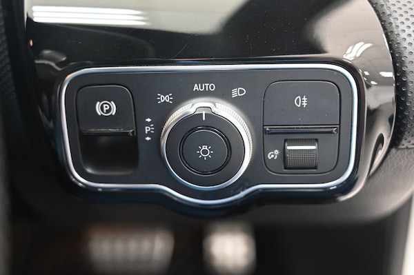 Used Mercedes-Benz A-Class 2018 for sale - 75527947: Photo 35