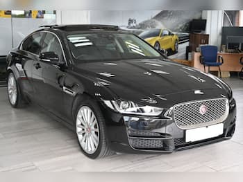 Used Jaguar XE 2017 for sale - 79680385: Photo