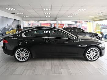 Used Jaguar XE 2017 for sale - 79680385: Photo