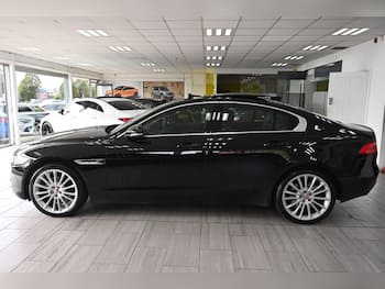 Used Jaguar XE 2017 for sale - 79680385: Photo