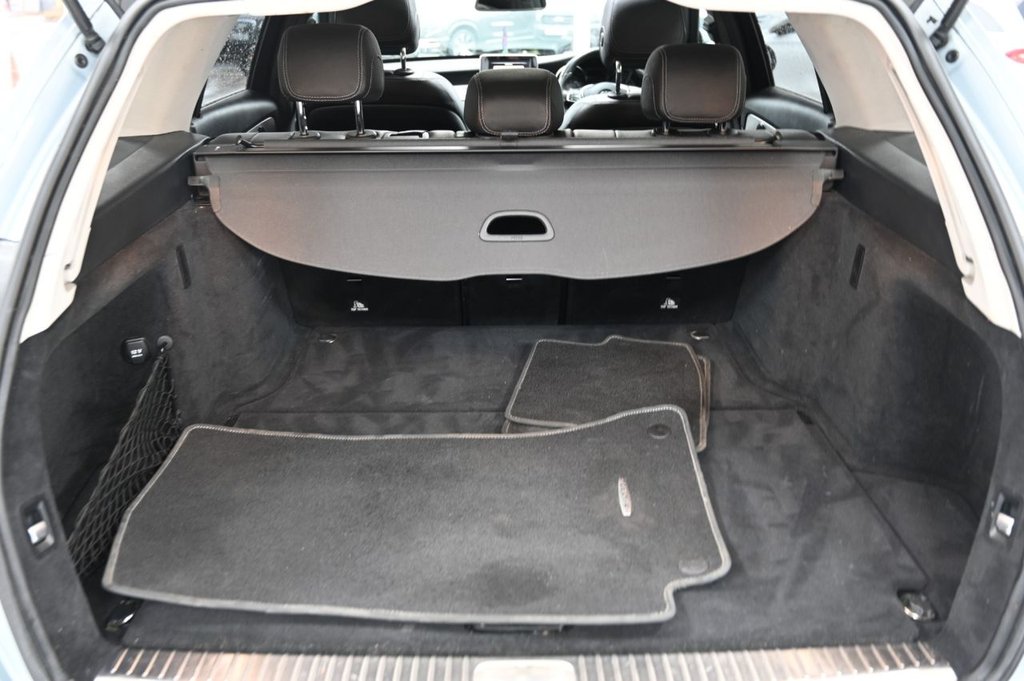 Used Mercedes-Benz C Class 2015 for sale - 76867292: Photo 12