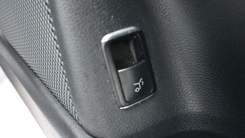 Used Mercedes-Benz GLA 2015 for sale - 76068284: Photo 34
