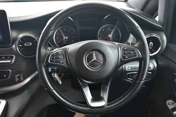 Used Mercedes-Benz V-Class 2020 for sale - 76309349: Photo 15