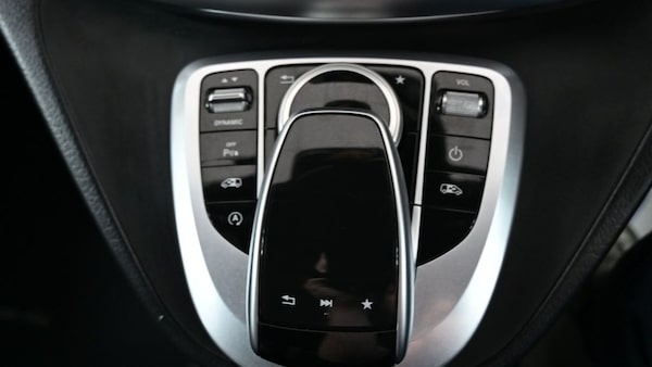 Used Mercedes-Benz V-Class 2020 for sale - 76309349: Photo 32