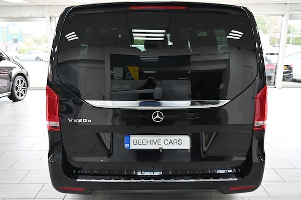 Used Mercedes-Benz V-Class 2020 for sale - 76309349: Photo 8