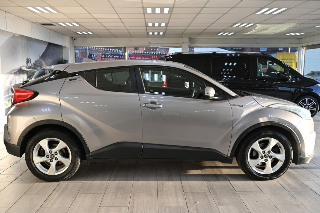 Used Toyota C-HR 2017 for sale - 77014442: Photo 3