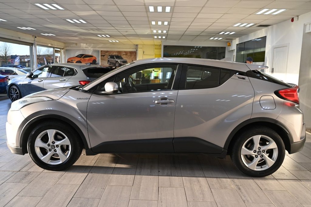 Used Toyota C-HR 2017 for sale - 77014442: Photo 5