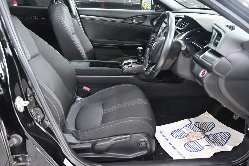 Used Honda Civic 2017 for sale - 77764948: Photo 17