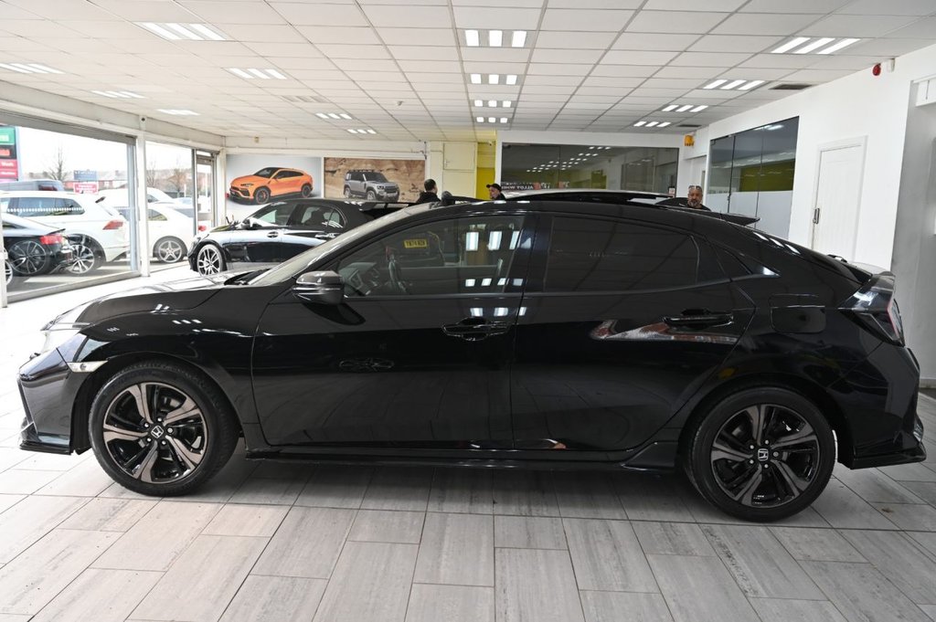 Used Honda Civic 2017 for sale - 77764948: Photo 4