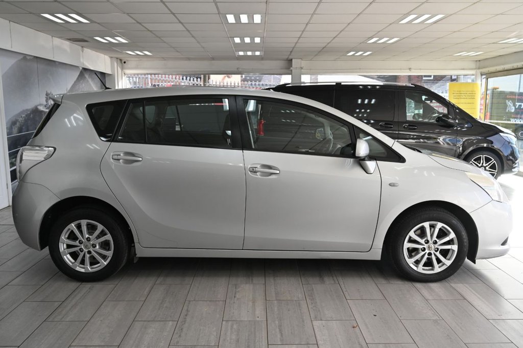 Used Toyota Verso 2011 for sale - 76367435: Photo 3