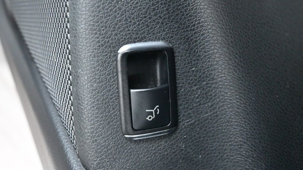 Used Mercedes-Benz CLA 2017 for sale - 77685295: Photo 35