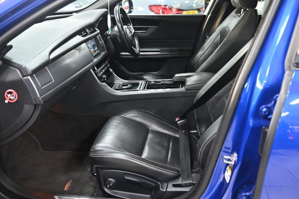 Used Jaguar XF 2016 for sale - 76739957: Photo 17