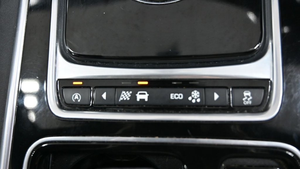 Used Jaguar XF 2016 for sale - 76739957: Photo 28