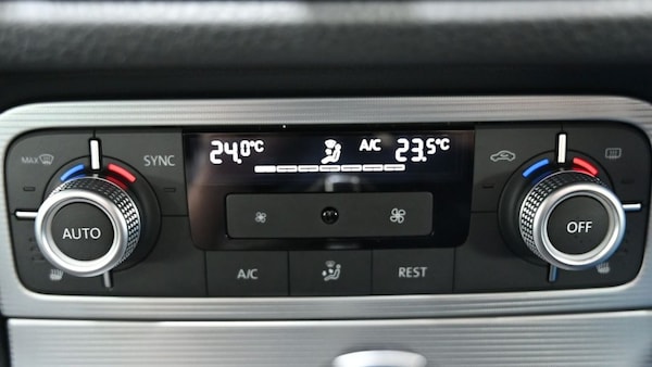 Used Volkswagen Touareg 2015 for sale - 76236041: Photo 28