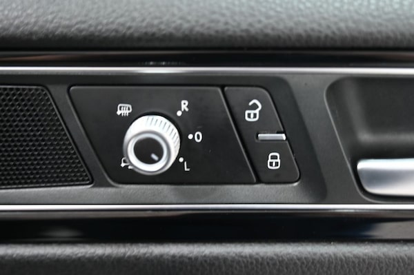Used Volkswagen Touareg 2015 for sale - 76236041: Photo 32