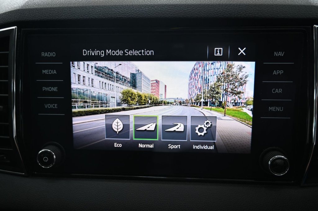 Used Skoda Karoq 2019 for sale - 76356185: Photo 24