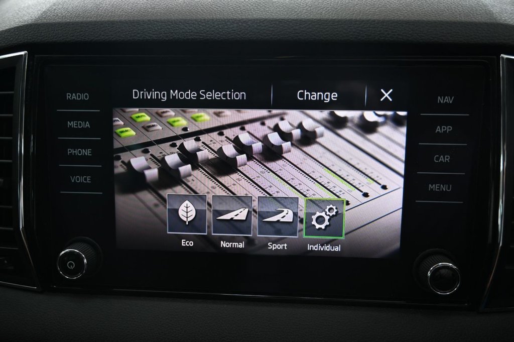 Used Skoda Karoq 2019 for sale - 76356185: Photo 27