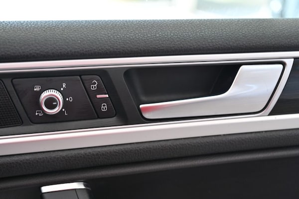 Used Volkswagen Touareg 2017 for sale - 76068486: Photo 32